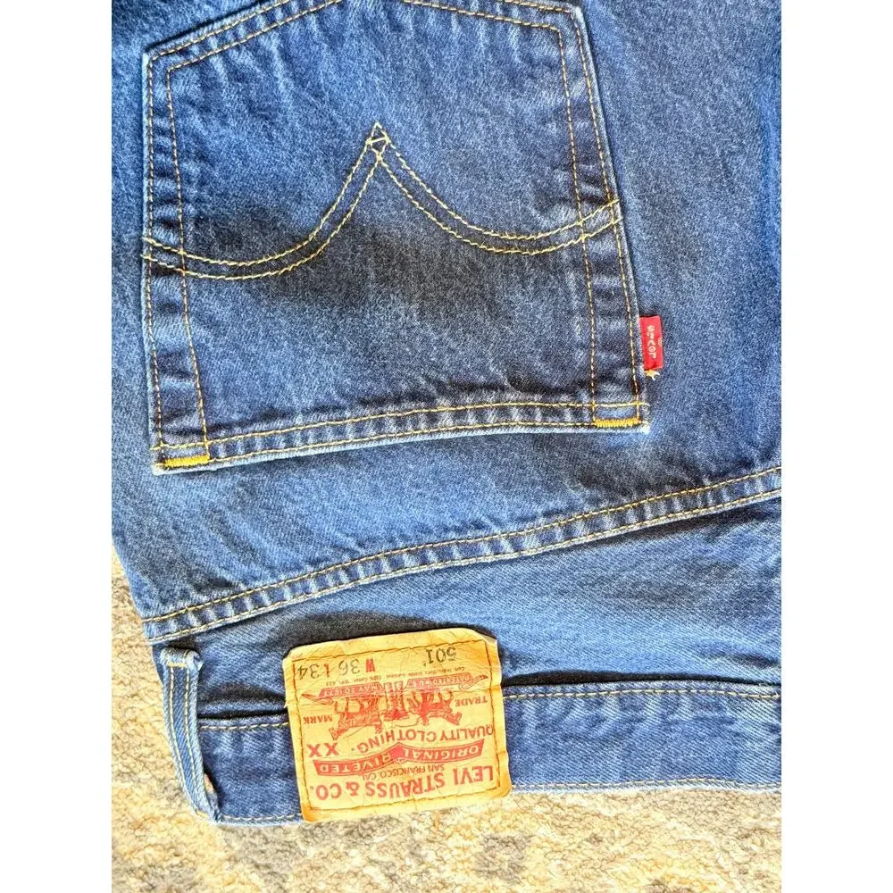 Levi’s 505 Regular Fit Button Fly Jeans Men 36x34 Medium Wash Straight Leg Denim
